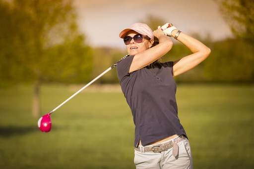 プロの日焼け対策 ゴルフ帽子 キャップ サングラスで紫外線対策を ゴルフ初心者のファッションガイド じゃらんゴルフ