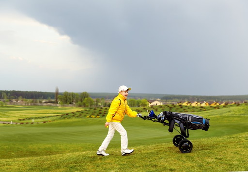 雨の日の必需品 マストアイテムのゴルフレインウェア ゴルフ初心者のファッションガイド じゃらんゴルフ